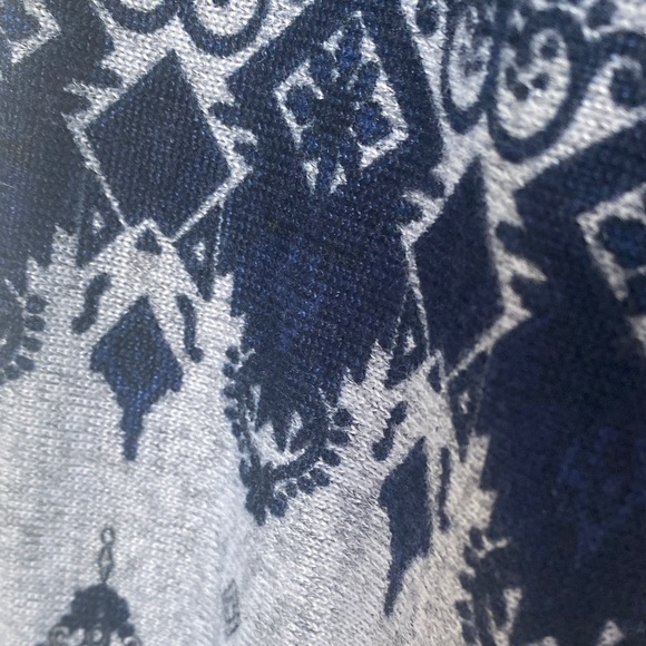 Women's Blue Patterned Top - Picture 4 of 5